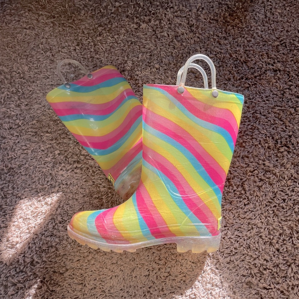 Girls size 1 Light Up Rain Boots
